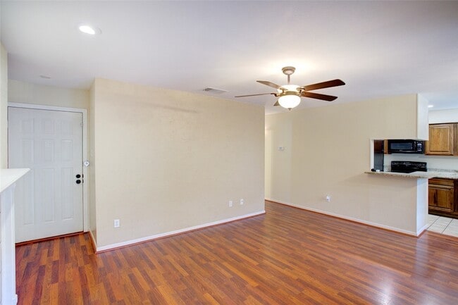 Photo - 1304 Harwell Dr Unit 4811