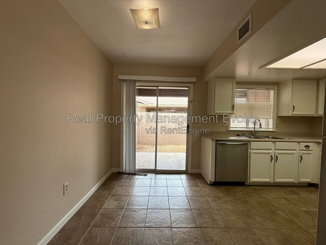 Photo - 18211 N 40th Pl Unit 1