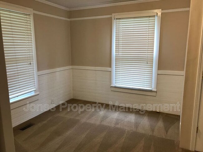 Photo - 812 Power St