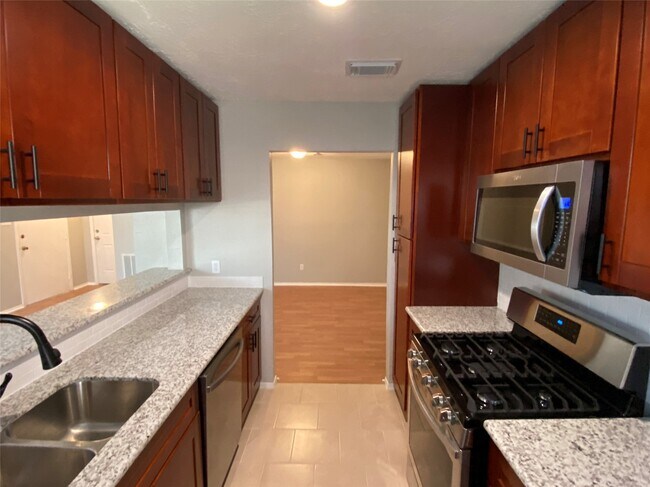 Photo - 1010 Western Hills Dr