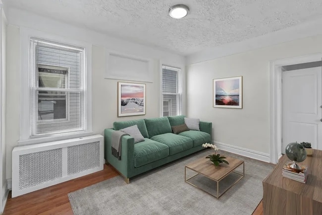 Building Photo - 725 Garfield Ave Unit 1