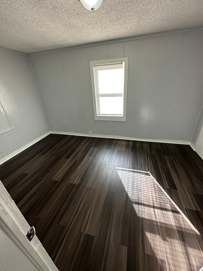 Photo - 1480 W 26th St