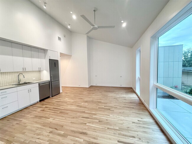 Photo - 1412 Sul Ross St Unit A