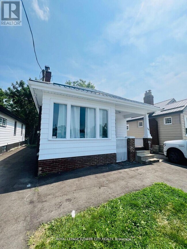 Photo - 346 Wharncliffe Rd S