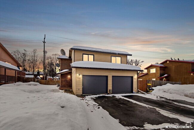 Building Photo - West Anchorage Townhome