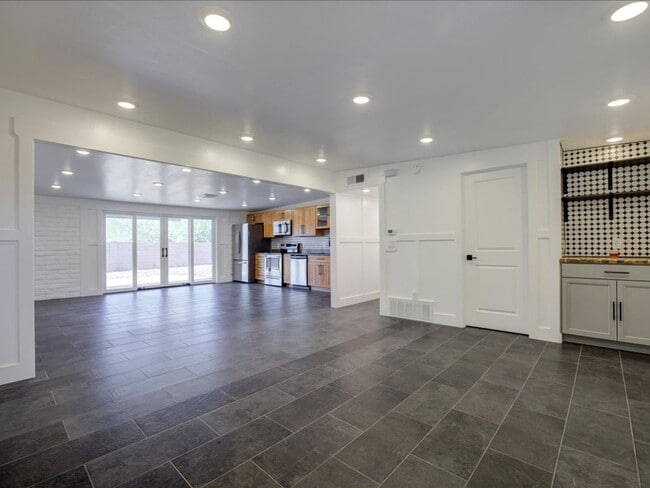 Photo - 8551 E Lee Pl