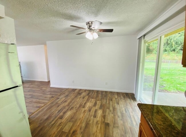 Photo - 3 Bedroom, 1 Bathroom Duplex