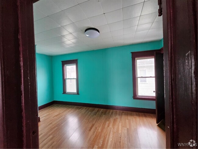 Building Photo - 1037 Walden Ave Rental