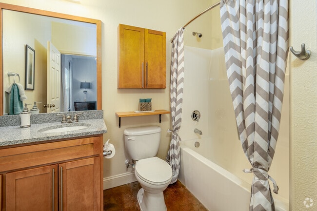 2BR, 2BA - 1,153SF -Marina - Bathroom