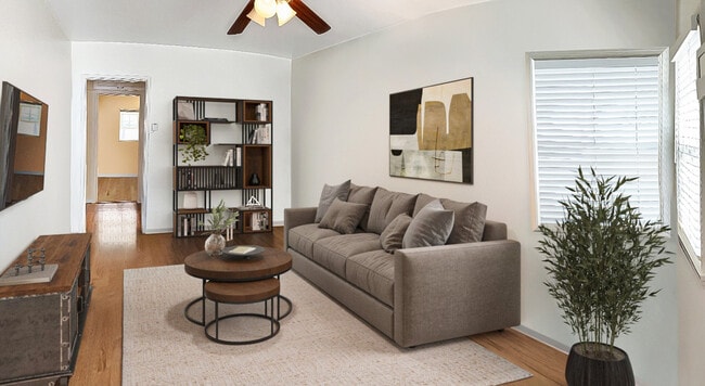 Building Photo - 38 8th Ct Unit Bottom