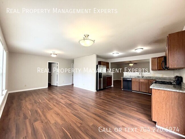 Photo - 8609 Old Potters Rd