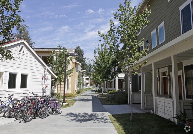 Photo - Foss Creek Court