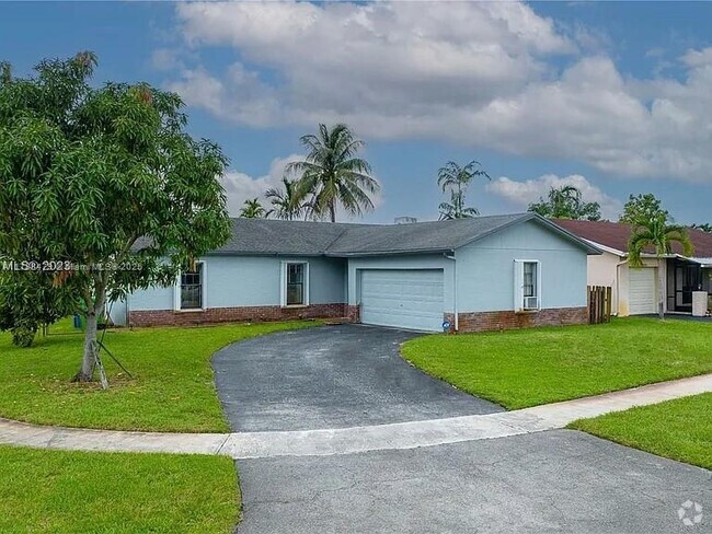 Building Photo - 10900 NW 28th St Rental