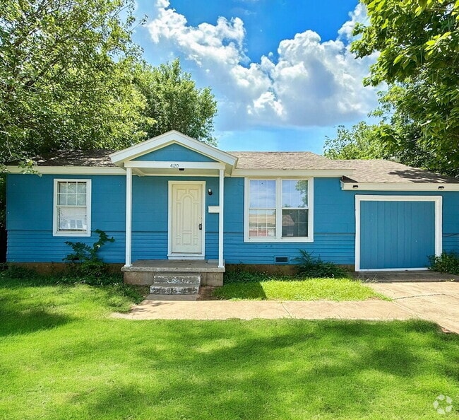 Building Photo - Cozy 3-Bedroom with HUGE Yard – Available ... Rental