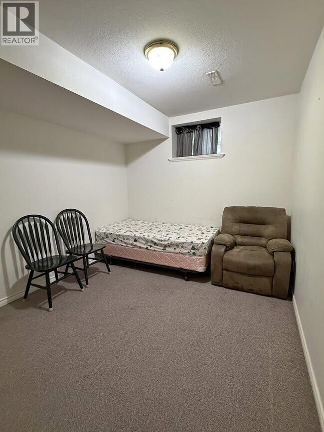 2533 Jade Pl