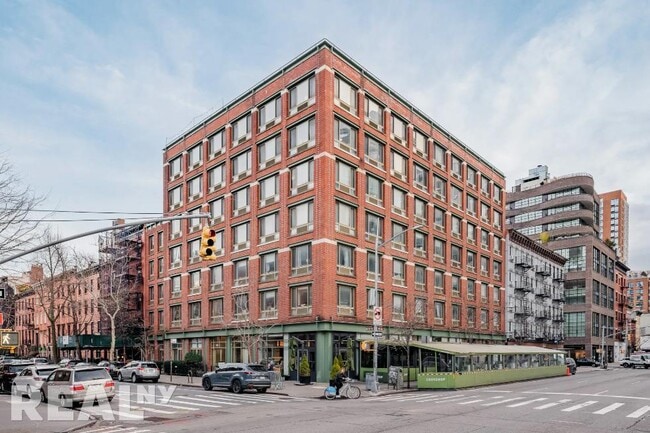 Photo - 460 W 20th St Unit 6H