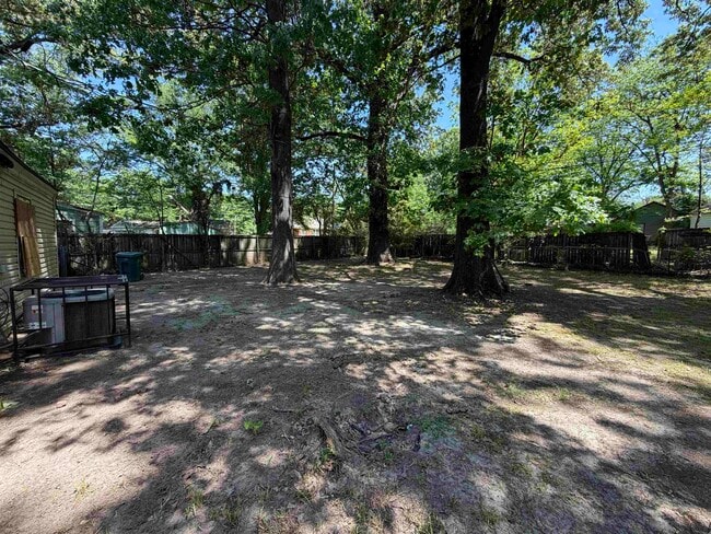 Photo - 1300 Robin Hood Ln