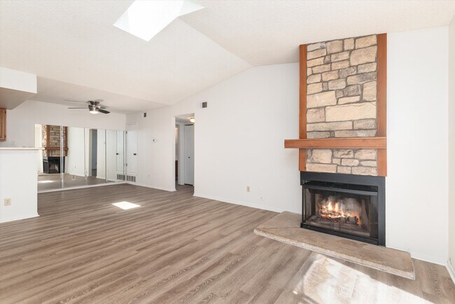 Photo - 923 S Zeno Way
