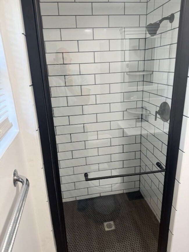 Photo - Recently Renovated 1/1 Cozy cottage with water included**