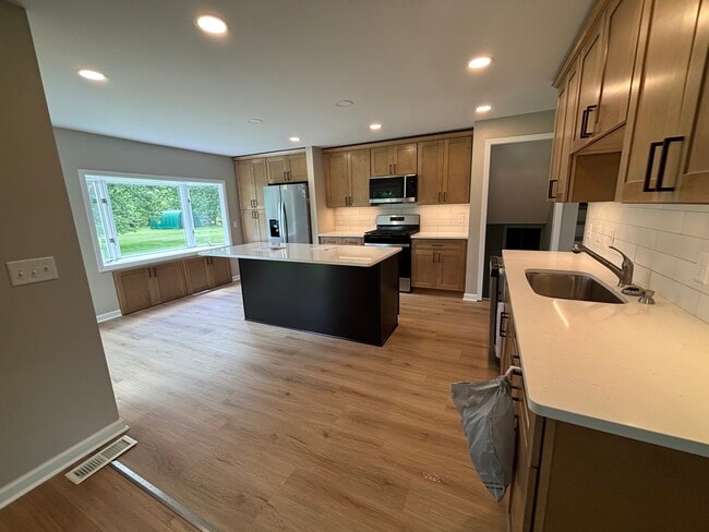Photo - 374 Whittier Rd