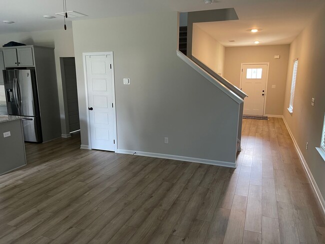 Photo - Spacious, Stylish, and Ready for You!