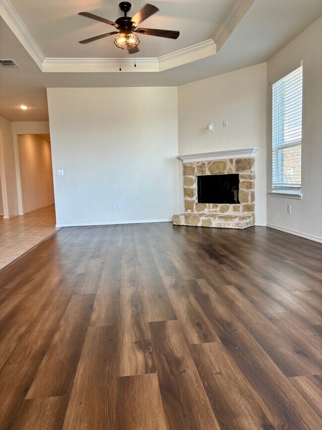 Photo - ? Beautiful 4-Bedroom Single-Story in Fort...