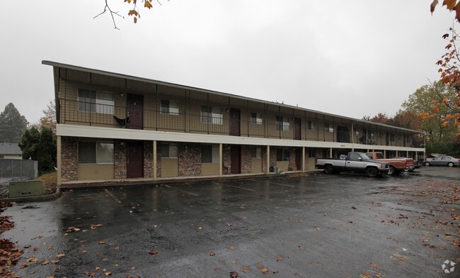 Maple Crest Apartments
