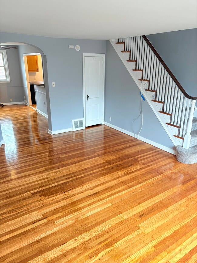 Photo - 229 Higbee St