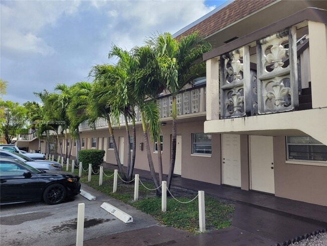 Photo - 2832 Fillmore St Condo Unit 18