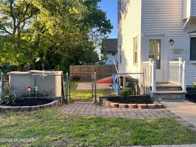 Photo - 391 Monmouth Ave Unidad 1