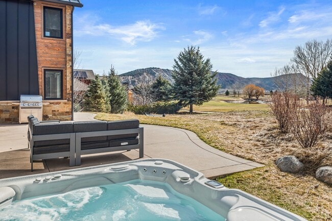 Photo - 649 Saddleback Rd