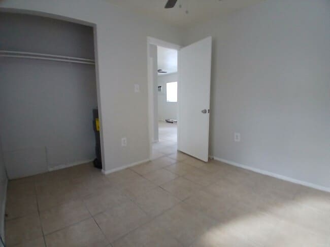 Photo - 2/1 units, Multi fam unit in Tampa near local amenities Unit B