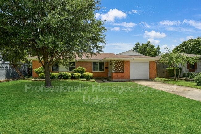 Building Photo - 1223 Dumont Dr Rental