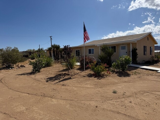Building Photo - Stylish Desert Retreat in Flamingo Heights