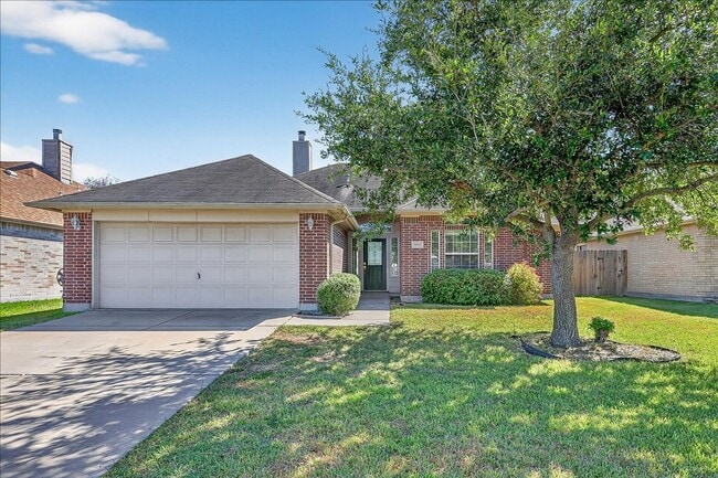 Photo - 5933 Brightwood Dr House
