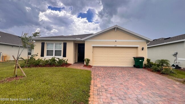 Building Photo - 1322 McFarland Dr