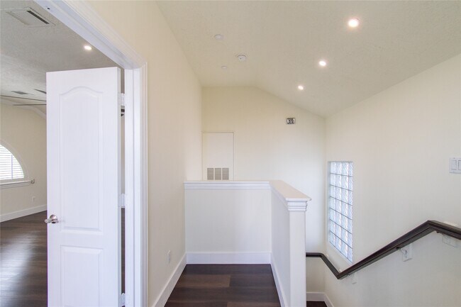 Photo - 1821 Stanford St