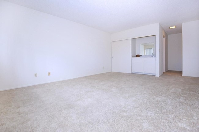 Photo - Emerald Victoria Apartments