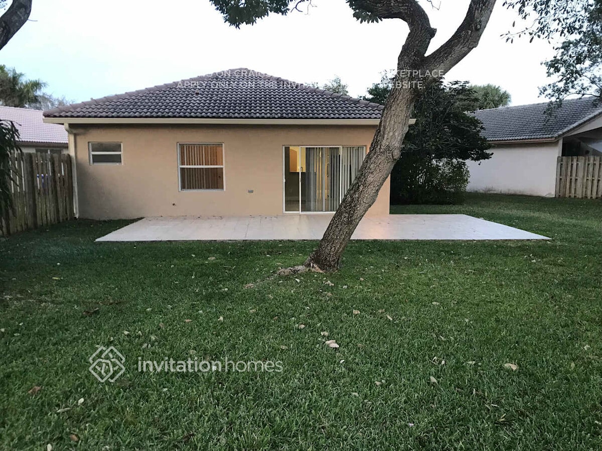 Photo - 17150 NW 11th St