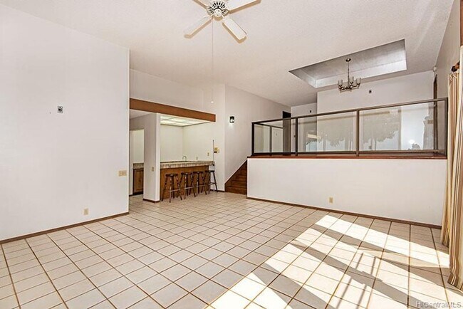 98-604 Kuini St.