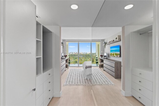 Building Photo - 3350 SW 27th Ave Unit 1806