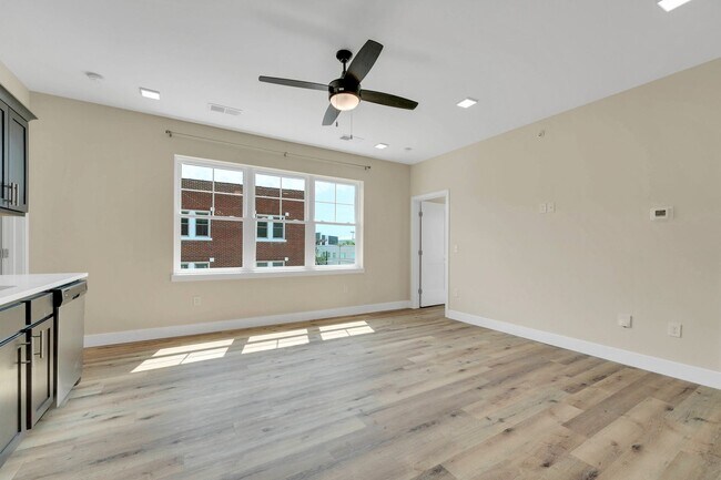 Photo - West Beverly Lofts - 203 Unidad BVW 203