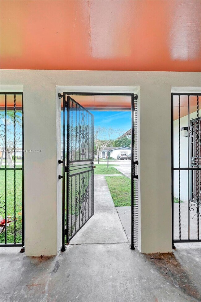 Photo - 13011 SW 80th St