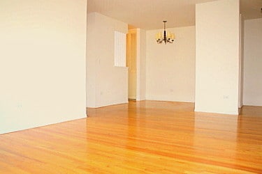 Photo - 1055 W. Catalpa Ave.