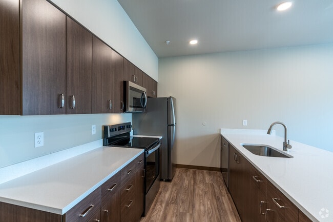 2BR, 2BA - 1,019SF - Kitchen