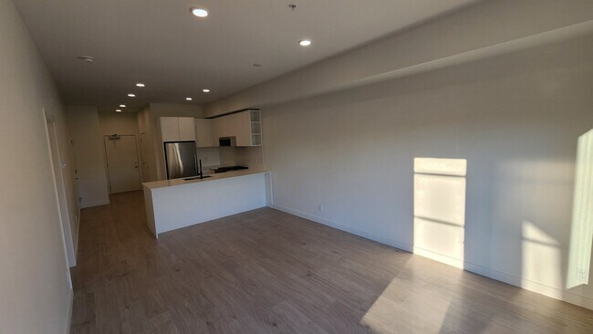 Photo - 2345 Rindall Av Unité 407