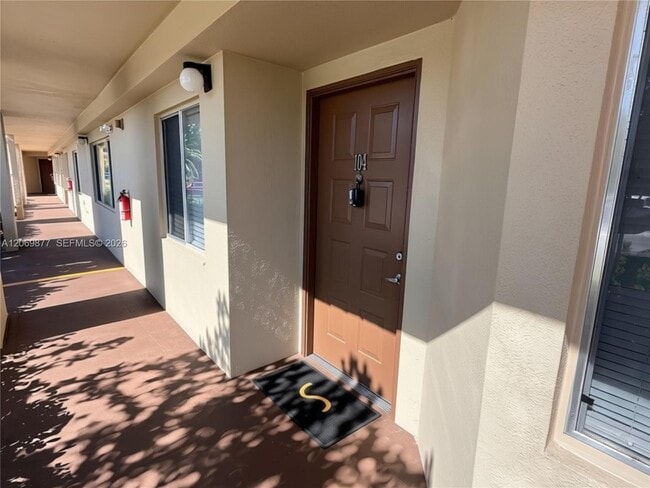 Photo - 1301 SW 142nd Ave Unidad 104-H