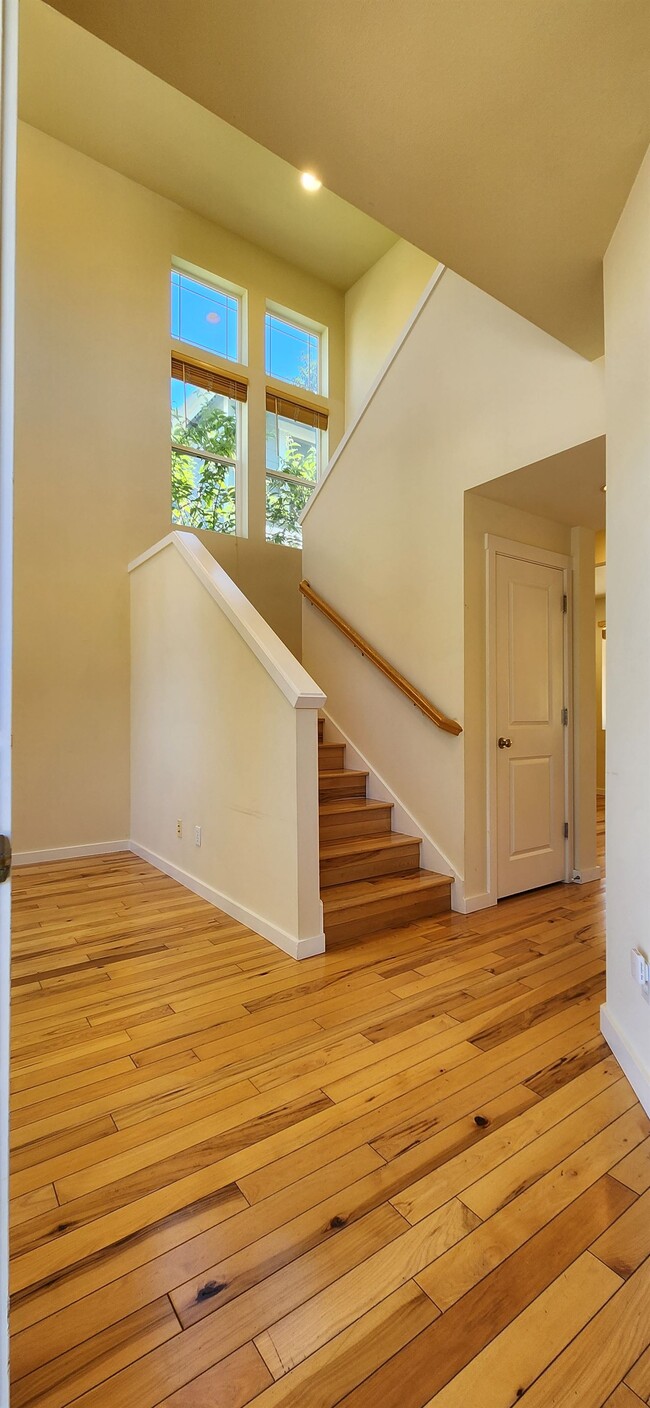 Photo - 2567 NE Kensington Ct