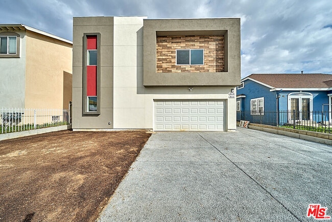 Building Photo - 868 N Edgemont St Rental