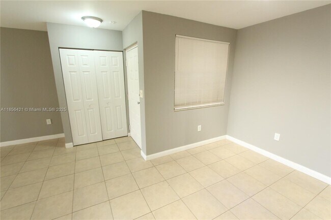 Photo - 2850 N Oakland Forest Dr Unit 107